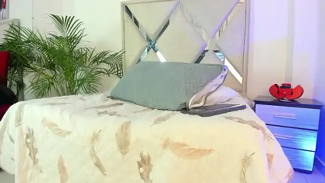 Liam saint online show from March 31, 1:00 pm