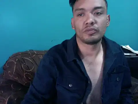 Snapshot of latinomoreno95 chatting on January 13, 9:20 pm latinomoreno95 online show from January 13, 9:20 pm