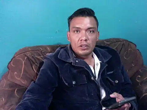 Snapshot of latinomoreno95 chatting on February 2, 9:24 pm latinomoreno95 online show from February 2, 9:24 pm