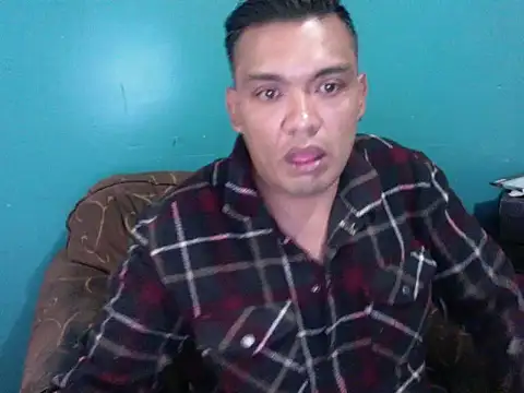 Snapshot of latinomoreno95 chatting on February 12, 5:52 pm latinomoreno95 online show from February 12, 5:52 pm