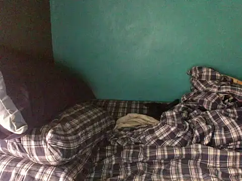 Snapshot of latinomoreno95 chatting on March 13, 10:27 pm latinomoreno95 online show from March 13, 10:27 pm