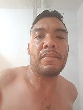 latinomoreno95 online show from May 2, 5:07 pm