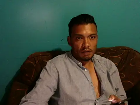 latinomoreno95 online show from May 5, 12:18 am