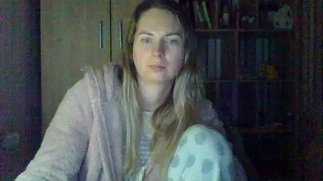 VikiLove765 online show from February 14, 2:30 am