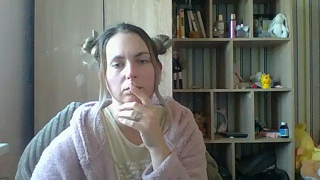 VikiLove765 online show from March 1, 9:55 am