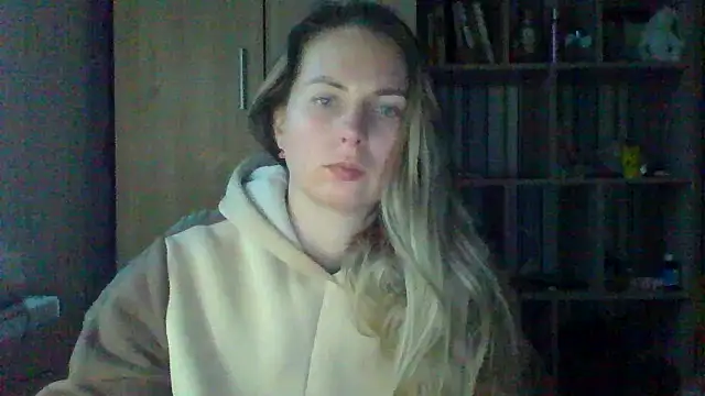 VikiLove765 online show from March 3, 3:18 pm