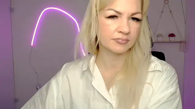 Madonna Fire online show from April 19, 6:35 am