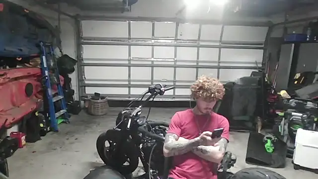 Snapshot of Derrick7799 chatting on January 6, 12:25 am Derrick7799 online show from January 6, 12:25 am