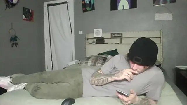 Snapshot of Derrick7799 chatting on January 13, 2:17 am Derrick7799 online show from January 13, 2:17 am