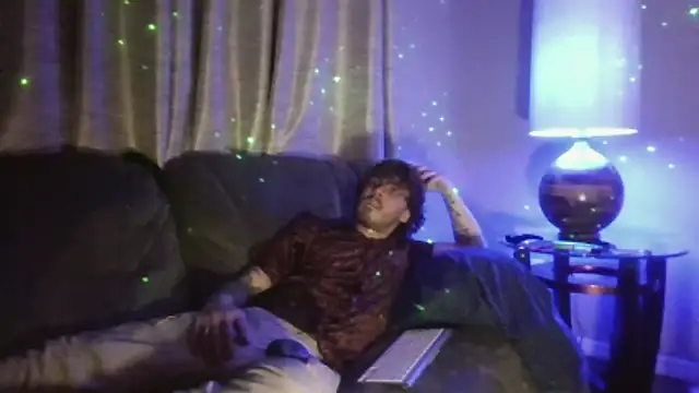 Snapshot of Derrick7799 chatting on February 2, 5:39 am Derrick7799 online show from February 2, 5:39 am