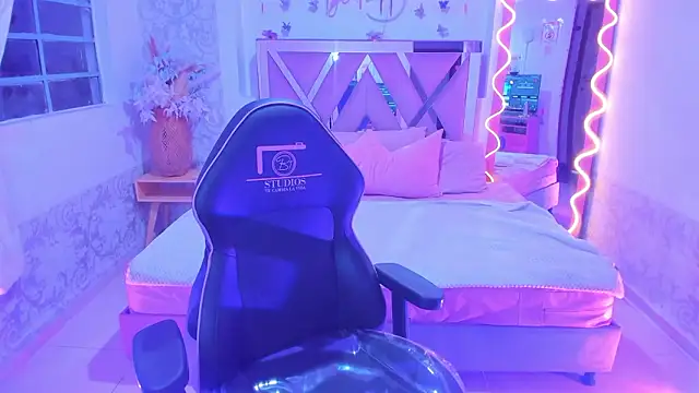 IRINA TAY1 online show from March 24, 4:06 am