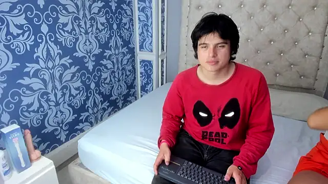 Snapshot of Mr_increible_elastigirl chatting on January 14, 8:14 pm Mr increible elastigirl online show from January 14, 8:14 pm