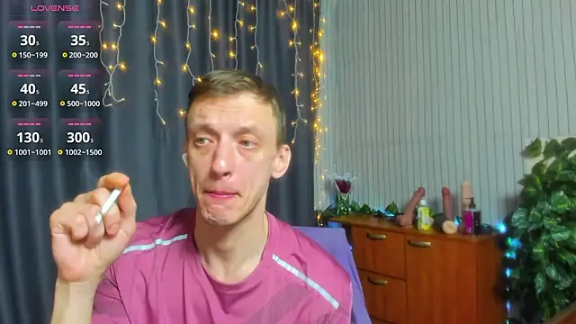 Snapshot of Jamie_Inked chatting on February 18, 4:08 am Jamie Inked online show from February 18, 4:08 am