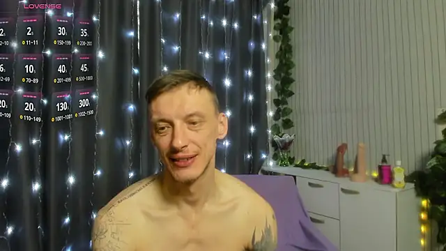 Snapshot of Jamie_Inked chatting on March 9, 3:05 pm Jamie Inked online show from March 9, 3:05 pm