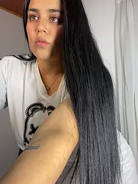 Snapshot of sophyy_white chatting on July 1, 5:31 am sophyy white online show from July 1, 5:31 am