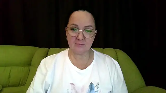 Snapshot of infinity_loveliness chatting on June 18, 8:14 am infinity loveliness online show from June 18, 8:14 am