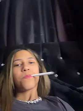 vicky bass  online show from March 14, 2:17 am