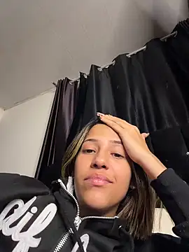 Snapshot of vicky_bass_ chatting on June 16, 2:58 am vicky bass online show from June 16, 2:58 am