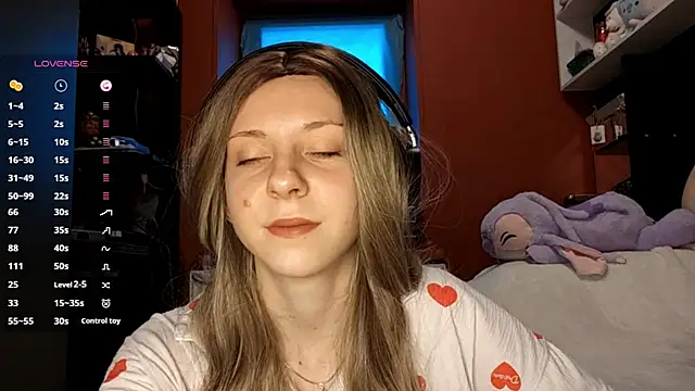 TiaraHenegan online show from February 13, 7:59 am