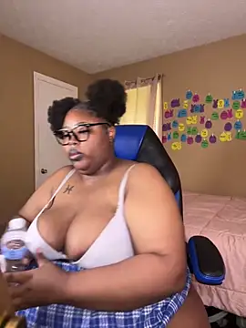 Chocolatebunnyxx96 online show from May 31, 6:20 pm