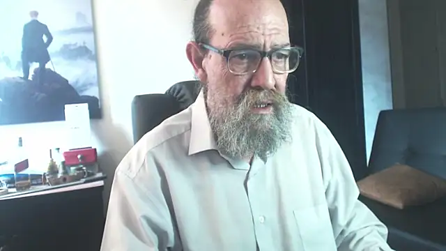 Snapshot of Uncle_Hottie chatting on July 10, 3:03 pm Uncle Hottie online show from July 10, 3:03 pm