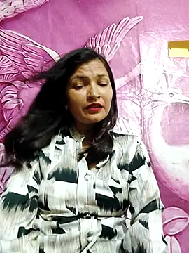 Snapshot of Priyaa_1433 chatting on June 27, 5:51 pm Priyaa 1433 online show from June 27, 5:51 pm