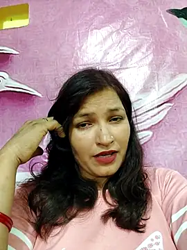 Snapshot of Priyaa_1433 chatting on July 16, 7:36 am Priyaa 1433 online show from July 16, 7:36 am