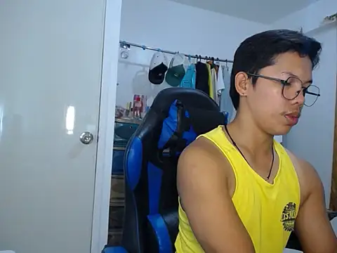 holly oreo online show from June 19, 1:59 pm