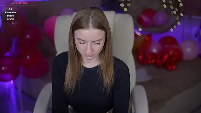 AlexaFleur online show from February 5, 2:00 pm