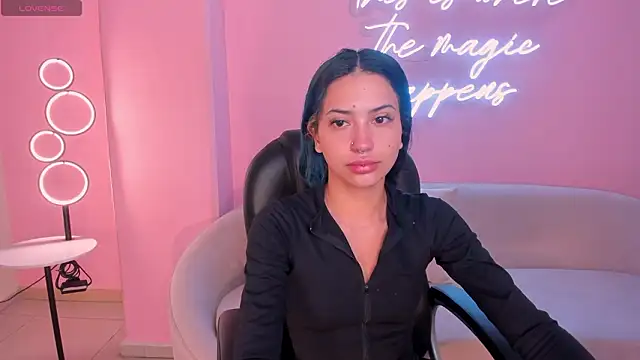 Snapshot of KayraLanne chatting on February 3, 3:59 am KayraLanne online show from February 3, 3:59 am