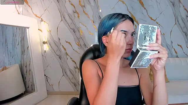 Snapshot of KayraLanne chatting on February 9, 6:17 am KayraLanne online show from February 9, 6:17 am