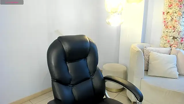 Snapshot of KayraLanne chatting on February 22, 11:25 pm KayraLanne online show from February 22, 11:25 pm