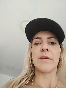 Snapshot of Monita_Med chatting on July 18, 12:42 pm Monita Med online show from July 18, 12:42 pm