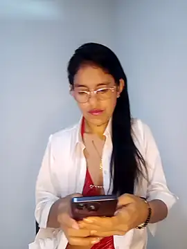 Elizabeth manzon online show from April 5, 8:06 pm