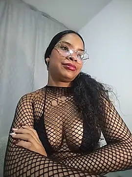 Snapshot of KATALINA_SANTANA_ chatting on June 5, 1:45 am KATALINA SANTANA online show from June 5, 1:45 am