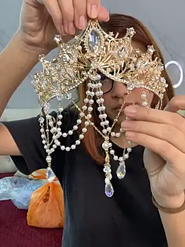 CrystalFairy007 online show from April 18, 4:16 am