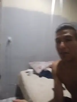 Rodrigohernan19 online show from April 11, 6:51 am