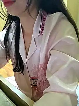 Snapshot of moon_baby99 chatting on February 4, 7:36 am moon baby99 online show from February 4, 7:36 am