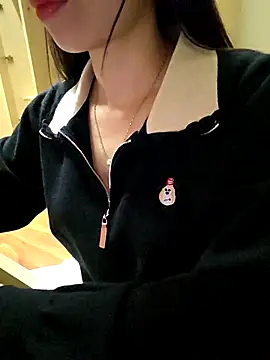 Snapshot of moon_baby99 chatting on February 9, 4:16 am moon baby99 online show from February 9, 4:16 am