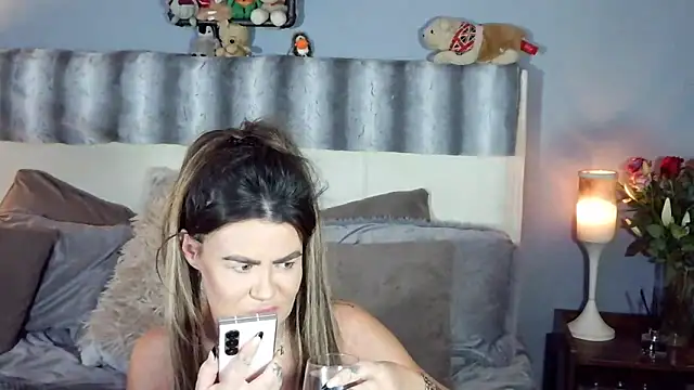 Snapshot of ScottishIvy chatting on February 6, 7:39 pm ScottishIvy online show from February 6, 7:39 pm