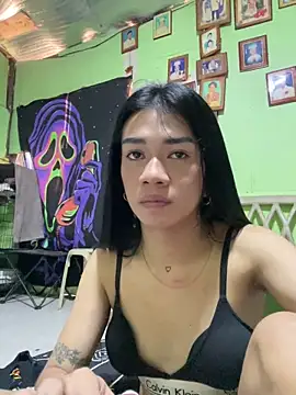 EnviousMaddie online show from April 24, 8:06 am