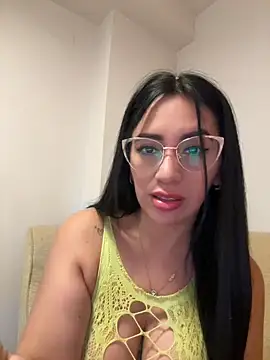 Snapshot of nataliia_queen_ chatting on May 3, 2:28 am nataliia queen online show from May 3, 2:28 am