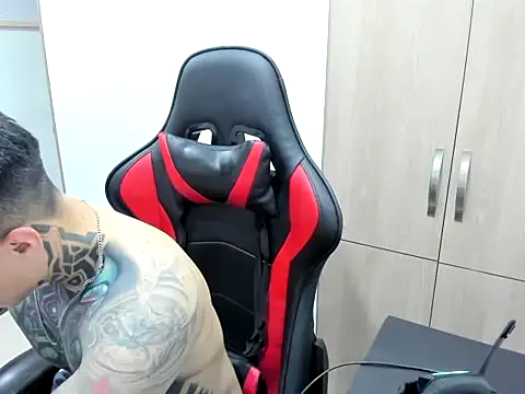 Snapshot of Chrissblack chatting on February 12, 3:56 am Chrissblack online show from February 12, 3:56 am