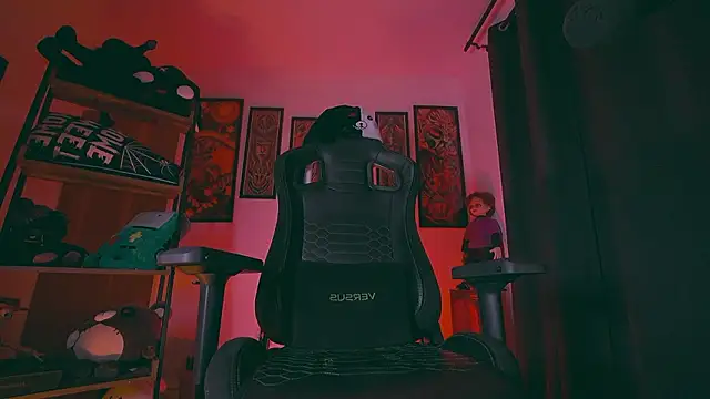 Olliver   y online show from March 13, 3:02 am