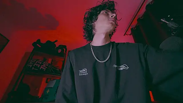 Olliver   y online show from April 10, 2:17 am