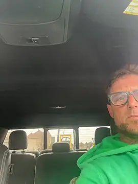 WIDBIGWHITECOCK online show from April 15, 5:09 pm