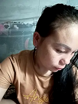 vanvan005 online show from May 22, 10:48 pm