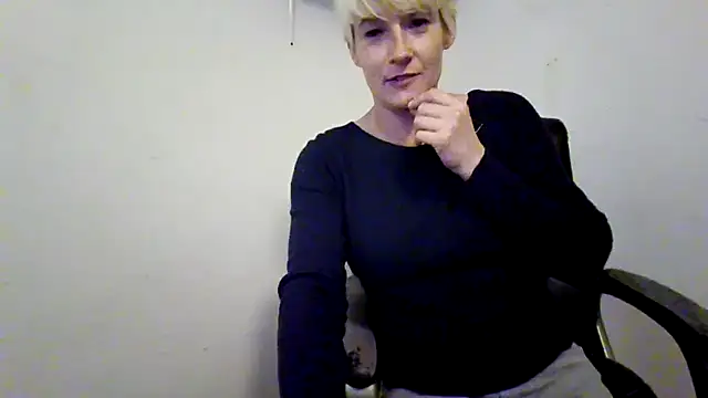 Snapshot of CrystalGeyserSmyth chatting on April 15, 2:13 pm CrystalGeyserSmyth online show from April 15, 2:13 pm