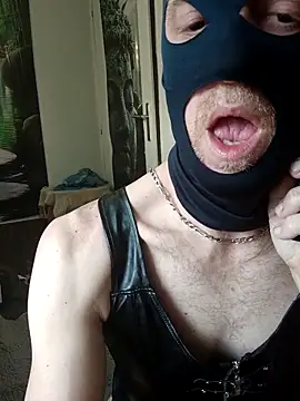 chrisopen07 online show from March 20, 5:07 pm