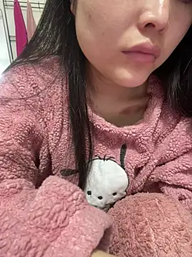 Snapshot of lealia699 chatting on February 23, 8:44 am lealia699 online show from February 23, 8:44 am